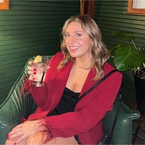 Meet your Posher, Olivia